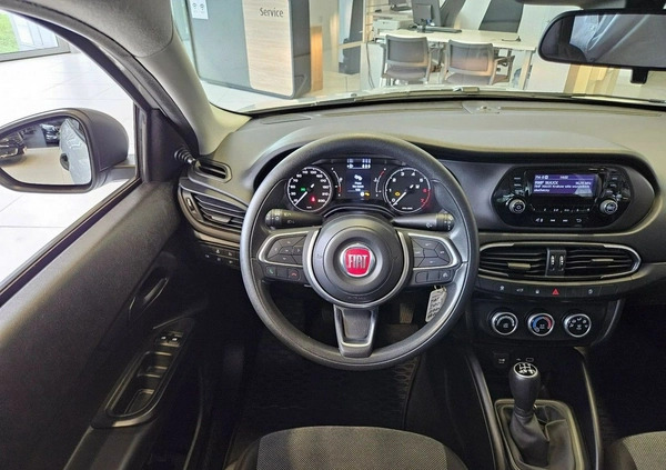 Fiat Tipo cena 48900 przebieg: 57897, rok produkcji 2021 z Garwolin małe 562